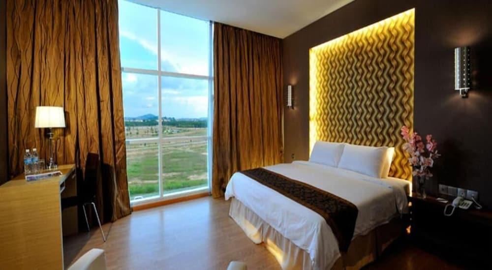 Courtyard Hotel 1Borneo Кота-Кинабалу Экстерьер фото
