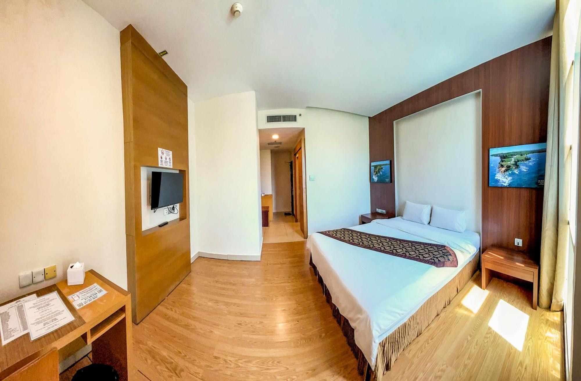 Courtyard Hotel 1Borneo Кота-Кинабалу Экстерьер фото