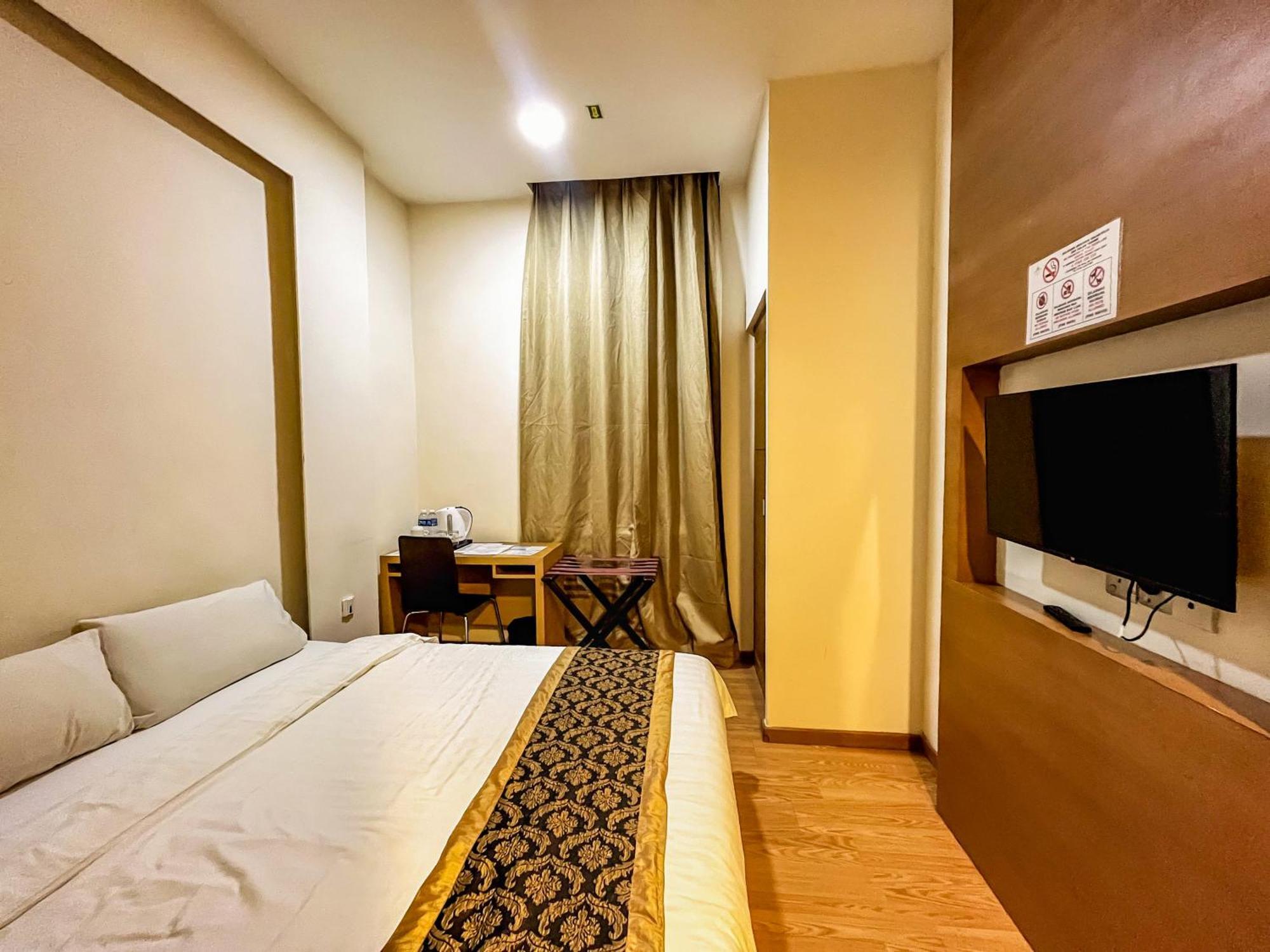 Courtyard Hotel 1Borneo Кота-Кинабалу Экстерьер фото